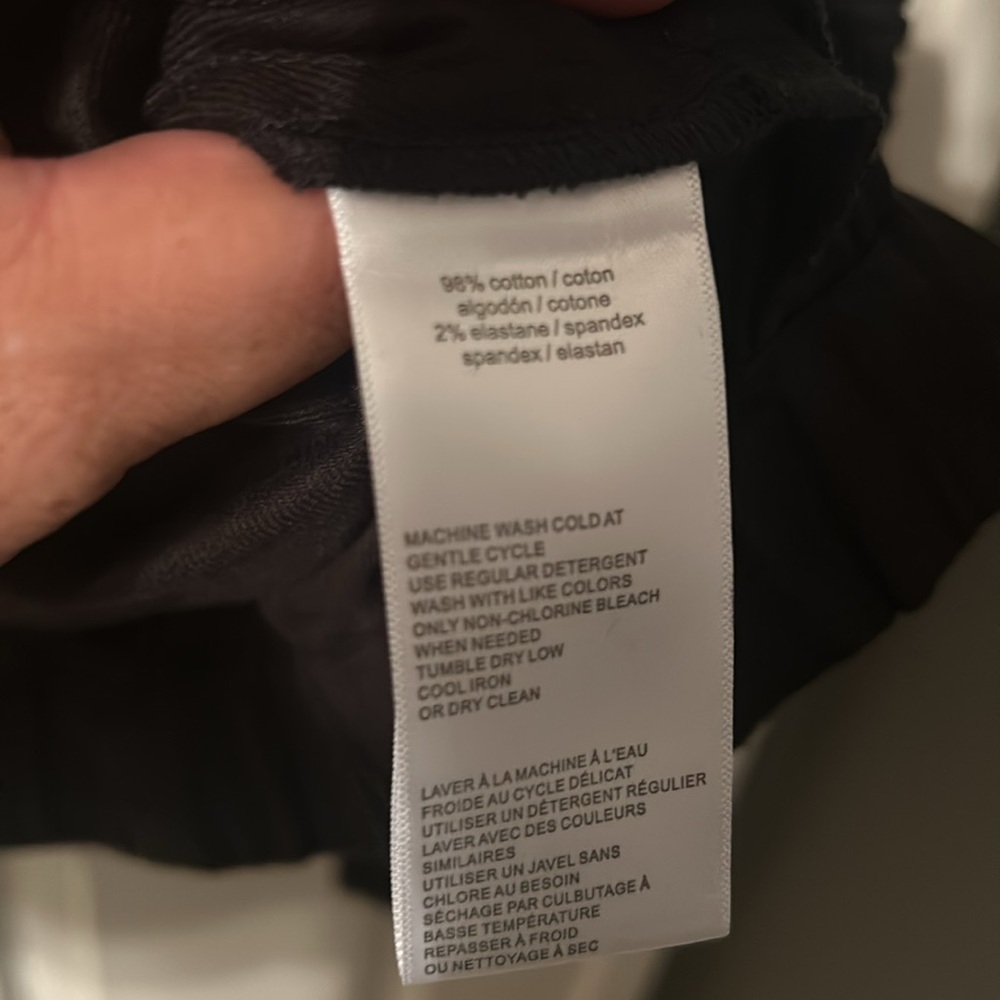 Large black bomber jacket by Halston - Picture 8 of 8